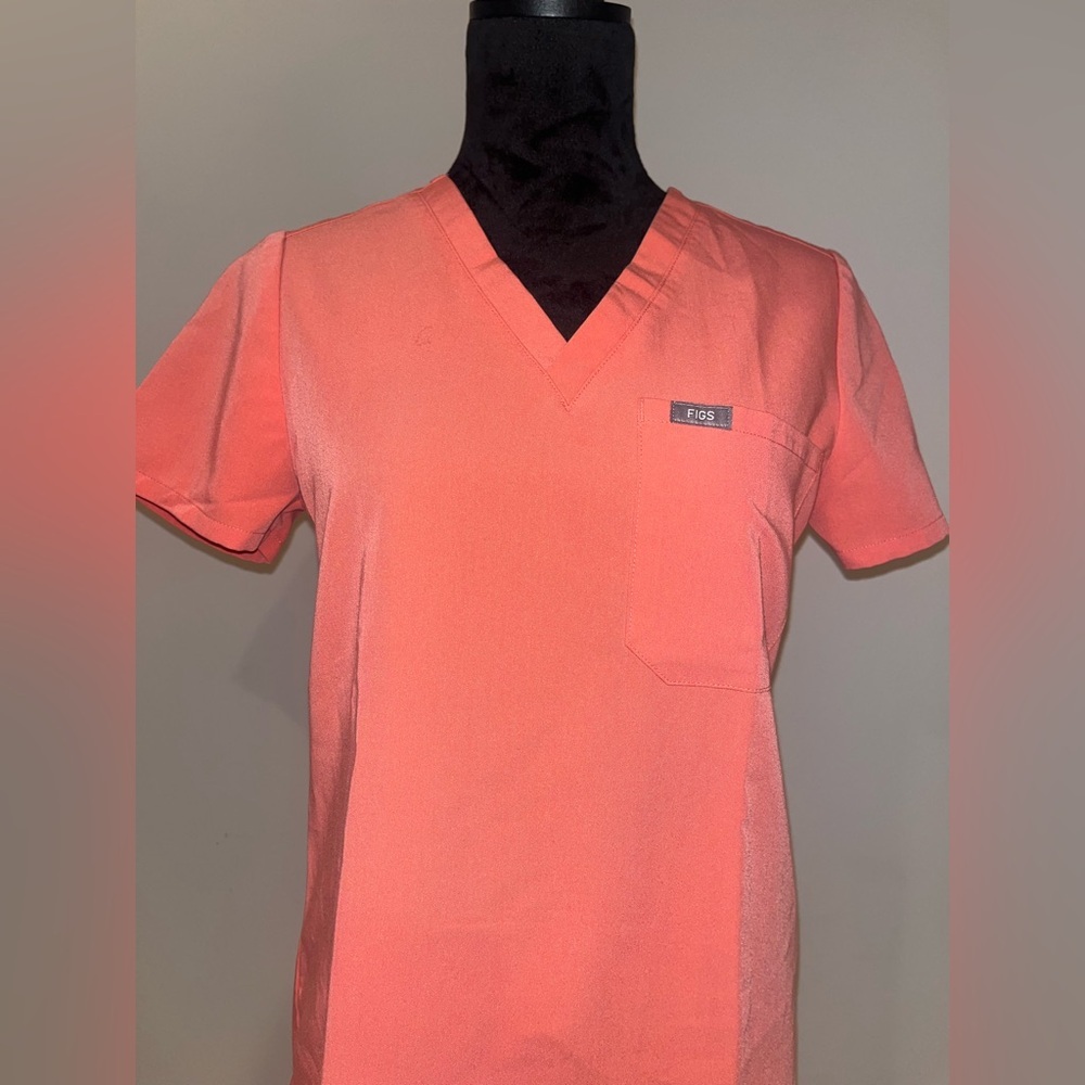 Figs Women's Peach V-Neck Scub Top- extra small - Picture 2 of 3